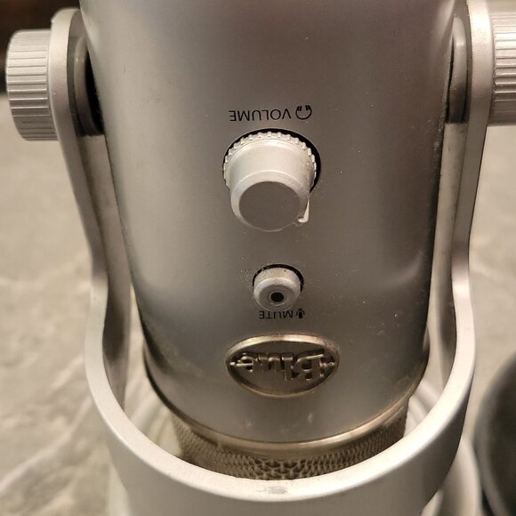 2 Blue Yeti Microphones - used - Picture 3 of 7